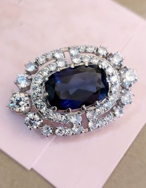 queen elizabeth brooches