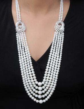 pearl statement necklace